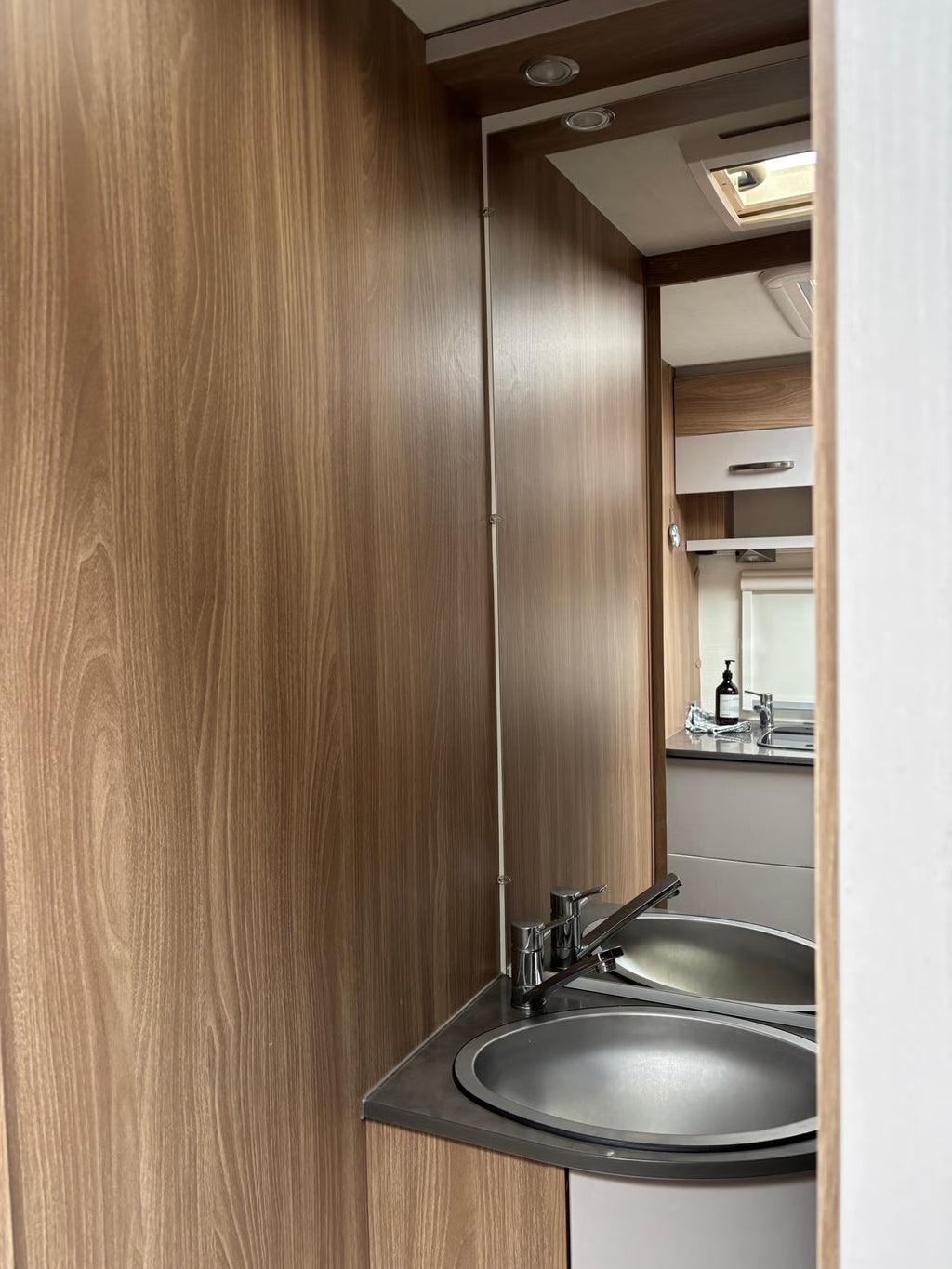 Bürstner Premio Plus – 6 Couchages  –  Année 2018