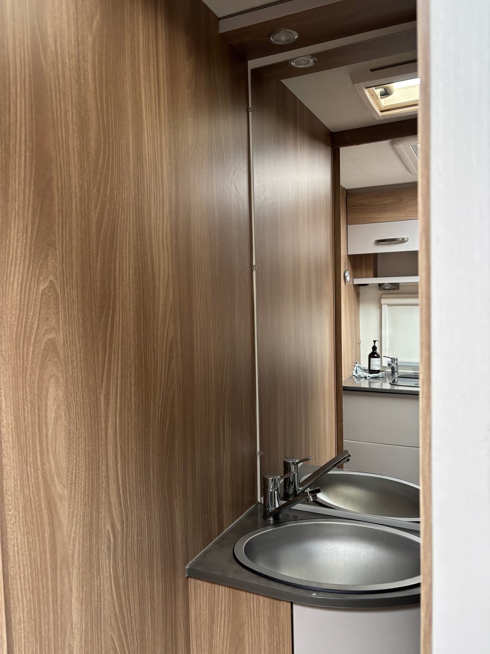 Bürstner Premio Plus – 6 Couchages  –  Année 2018