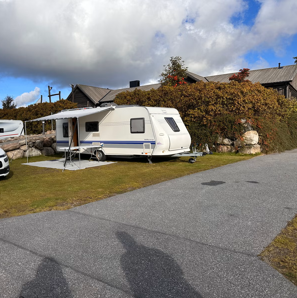 Caravane Hobby 560 KMFE Deluxe – 7 Couchages – Année 2008