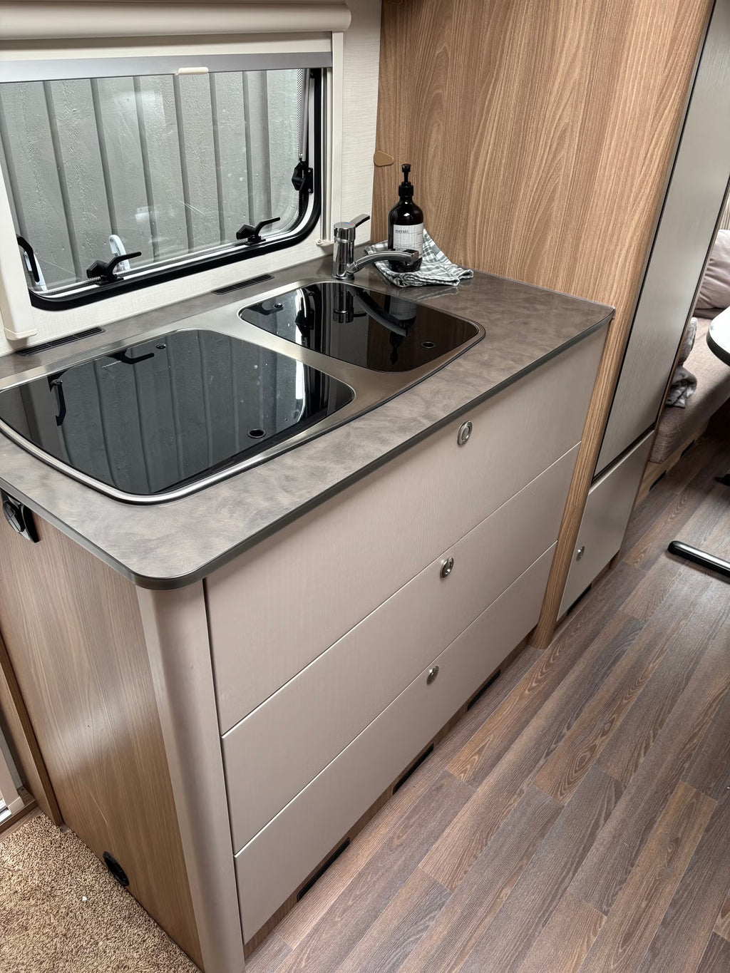 Bürstner Premio Plus – 6 Couchages  –  Année 2018