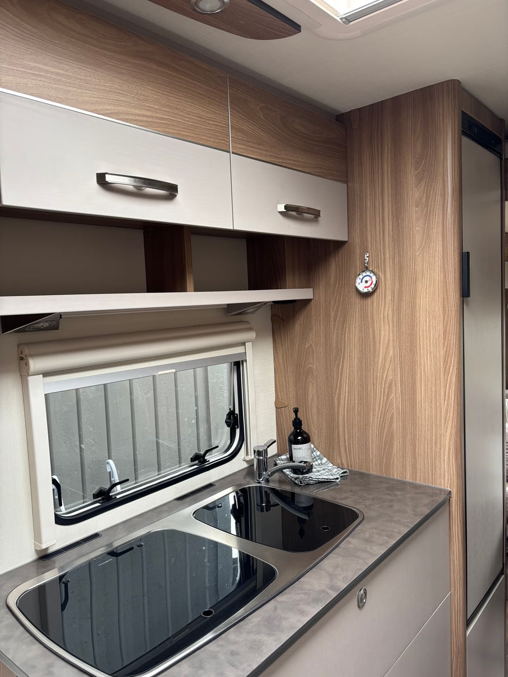 Bürstner Premio Plus – 6 Couchages  –  Année 2018