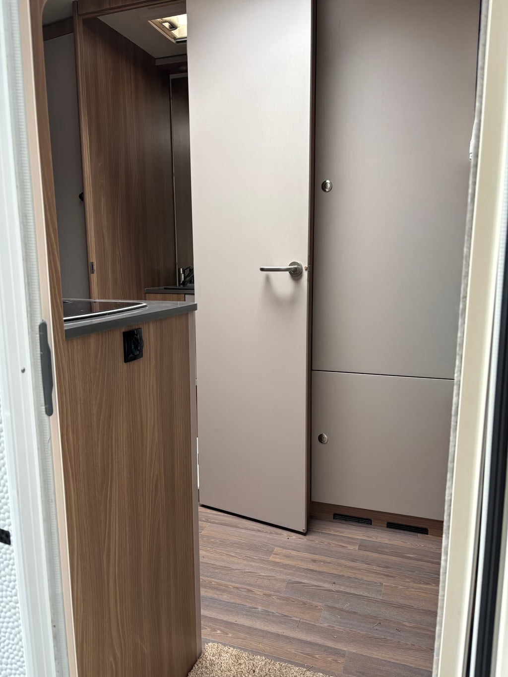 Bürstner Premio Plus – 6 Couchages  –  Année 2018