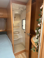 Caravane Hobby 560 KMFE Deluxe – 7 Couchages – Année 2008