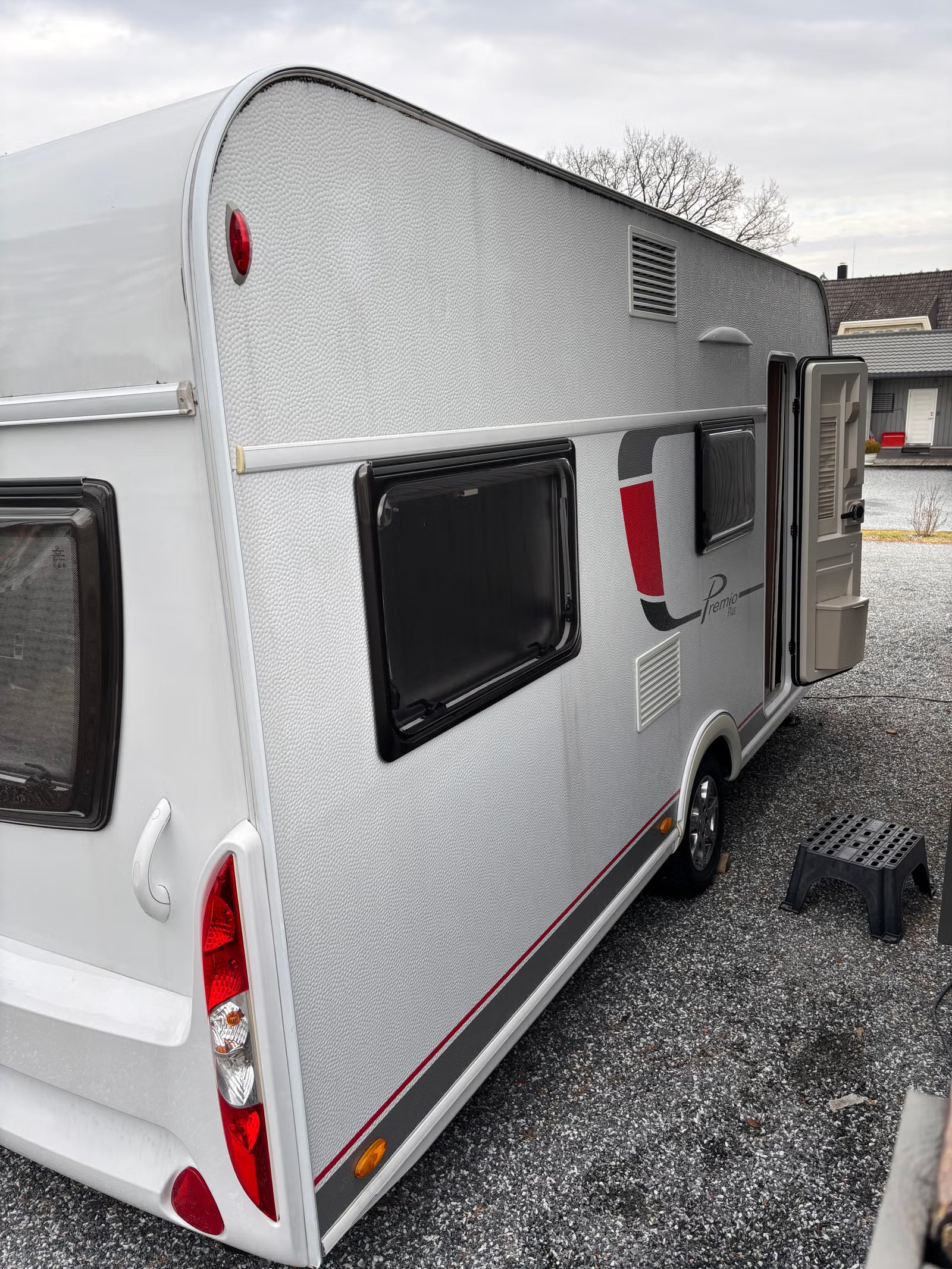 Bürstner Premio Plus – 6 Couchages  –  Année 2018