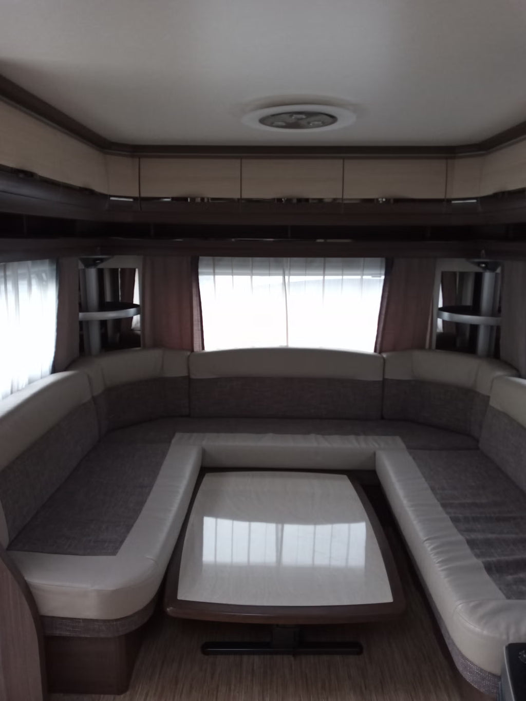 Hobby Prestige 610 – 4 Couchages – Année 2014