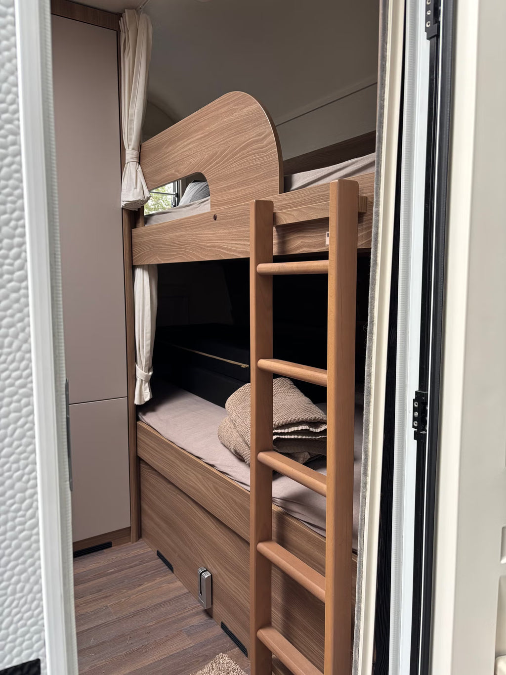 Bürstner Premio Plus – 6 Couchages  –  Année 2018