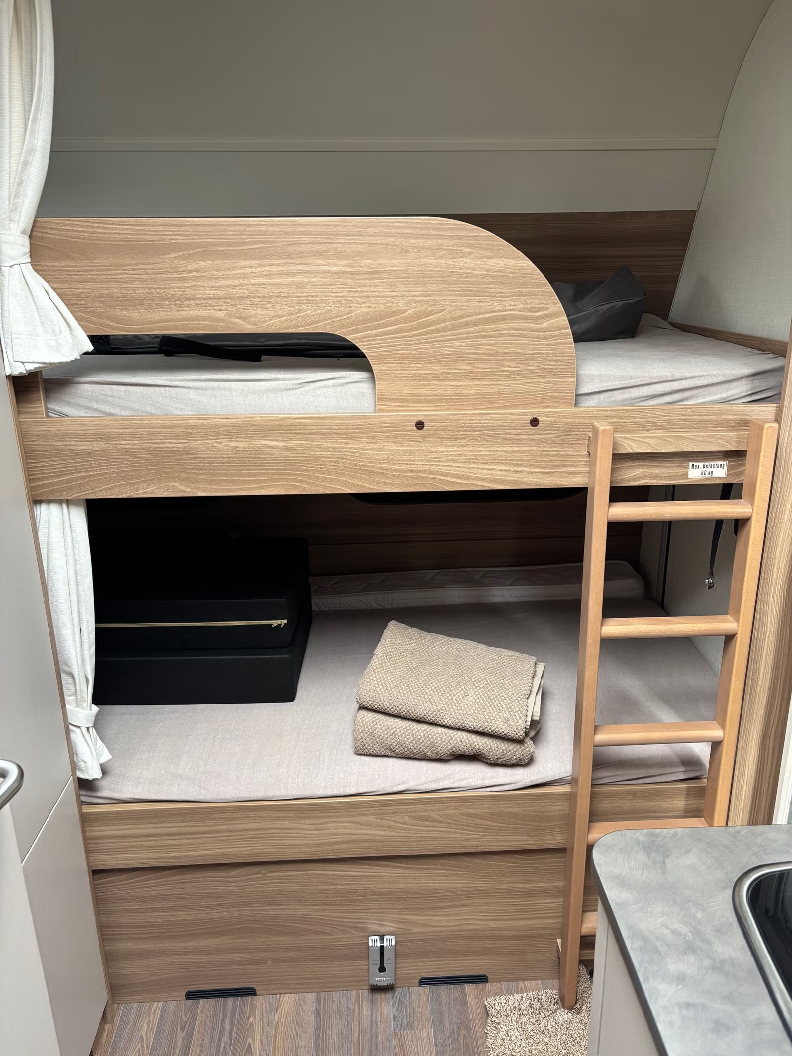 Bürstner Premio Plus – 6 Couchages  –  Année 2018